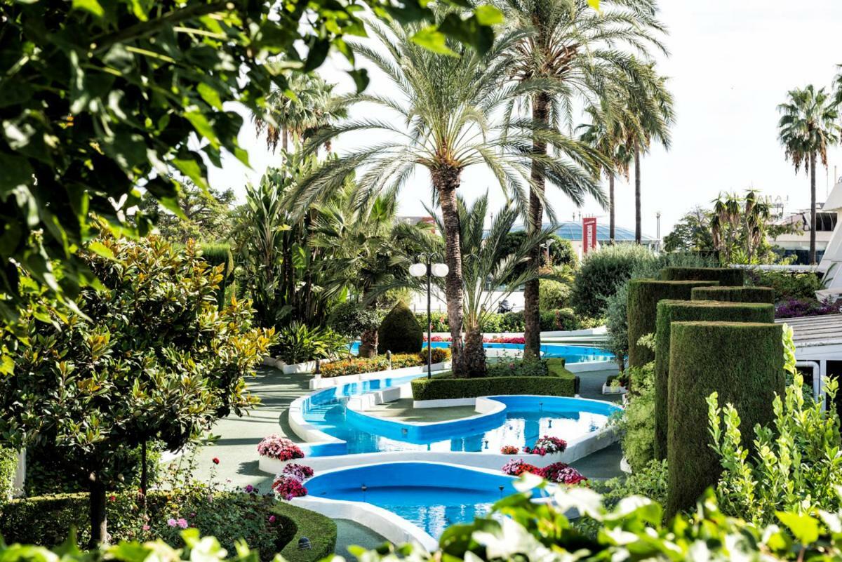 Marbella Center Beachfront With Private Patio Exterior photo
