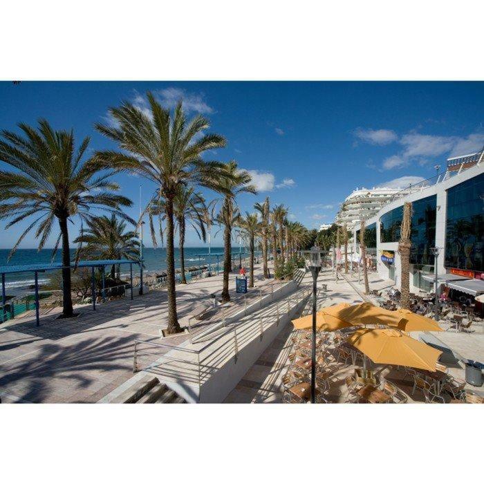 Marbella Center Beachfront With Private Patio Exterior photo