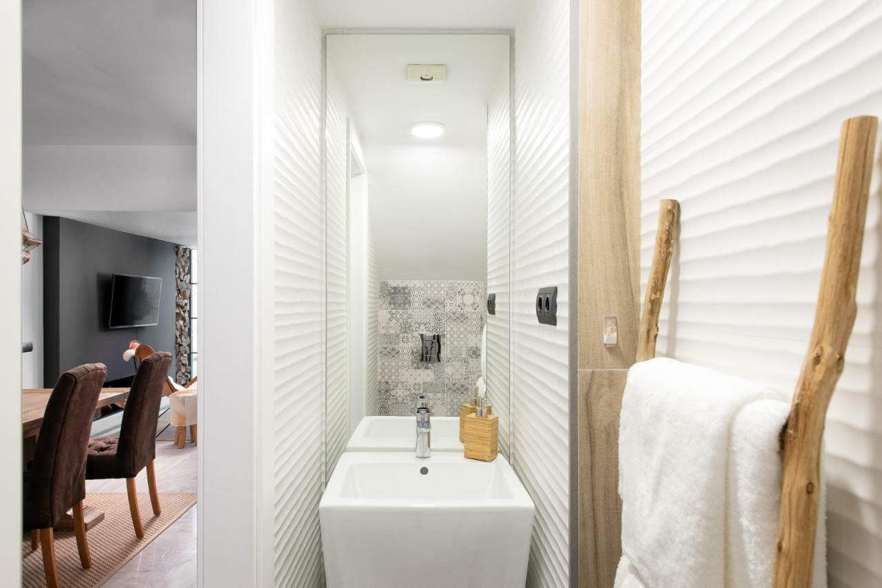 Marbella Center Beachfront With Private Patio Exterior photo